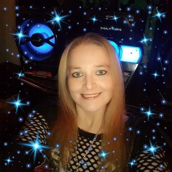 angelaadams1981